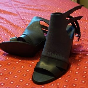 Micheal Antonio Navy sandals - Size 6.5